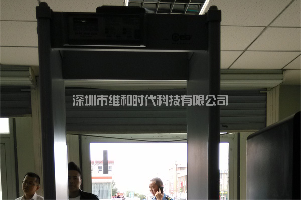 新疆烏魯木齊鐵路局8家火車站采用維和時代供應(yīng)HI-PE進(jìn)口安檢門[圖文]