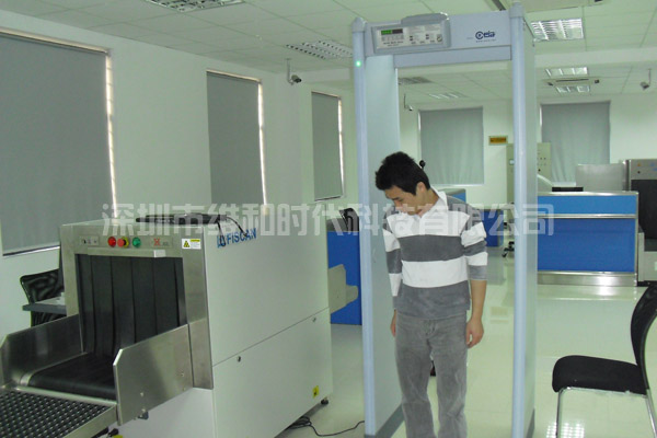 上海信息管理學(xué)校航空班采購1臺(tái)HI-PE安檢門用于教學(xué)[圖文]