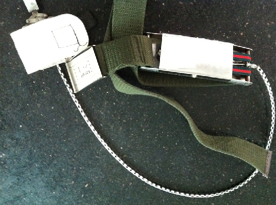 廣州機(jī)場(chǎng)CEIA進(jìn)口金屬探測(cè)門安檢員攔截皮帶偷牌器[圖]