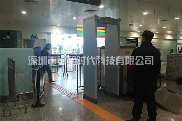 金屬探測安檢門市場價格是多少錢一臺？-2.jpg