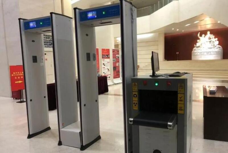 學(xué)校為什么要有安檢門？